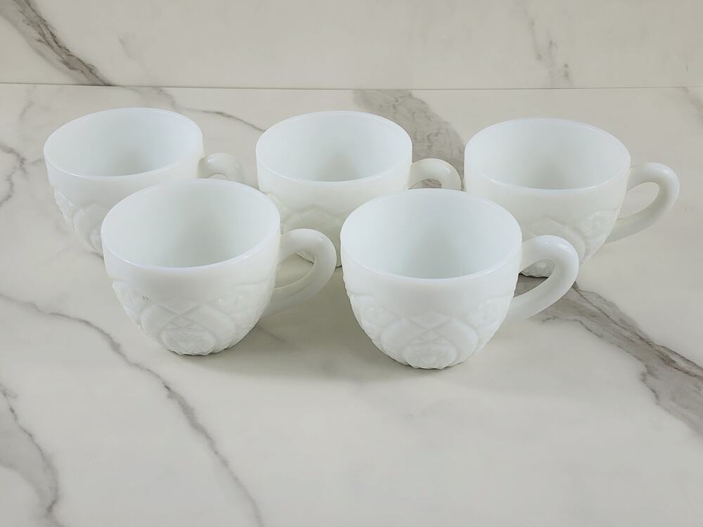The Concord Milk Glass Punch Mug Cups 2 3/4" x 3" Mckee Year 50's x5 Vintage